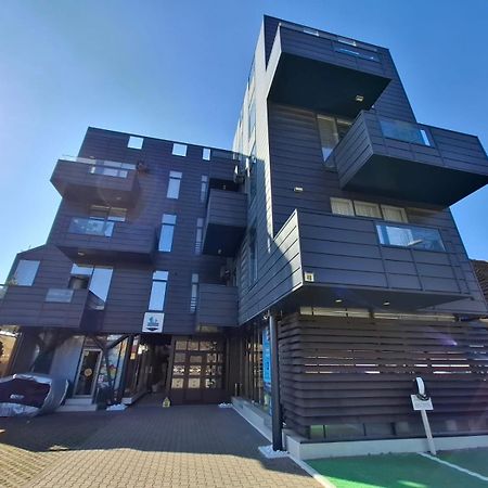 Apartments Steel Residence- Tesla Drive Experience Timisoara Bagian luar foto