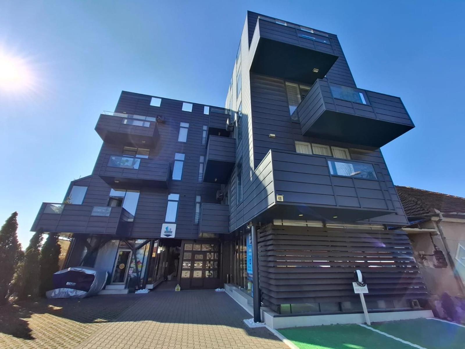 Apartments Steel Residence- Tesla Drive Experience Timisoara Bagian luar foto