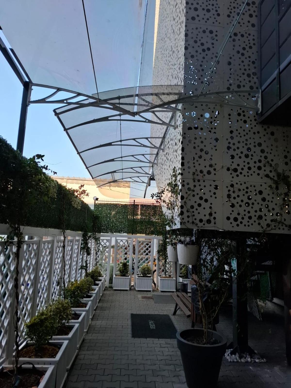 Apartments Steel Residence- Tesla Drive Experience Timisoara Bagian luar foto